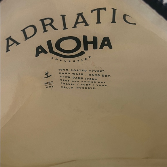 ALOHA Collection Green and Cream Travel Bag - Picture 9 of 9